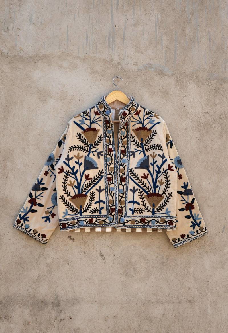 Suzani Stickerei Baumwollsamtjacke, Kimonojacke Handgefertigte Weiche Tnt Stoffjacke, Damenbekleidung Mantel Boho Jacke Frühlingsgeschenk Für Sie von SandraBoutiqueIN