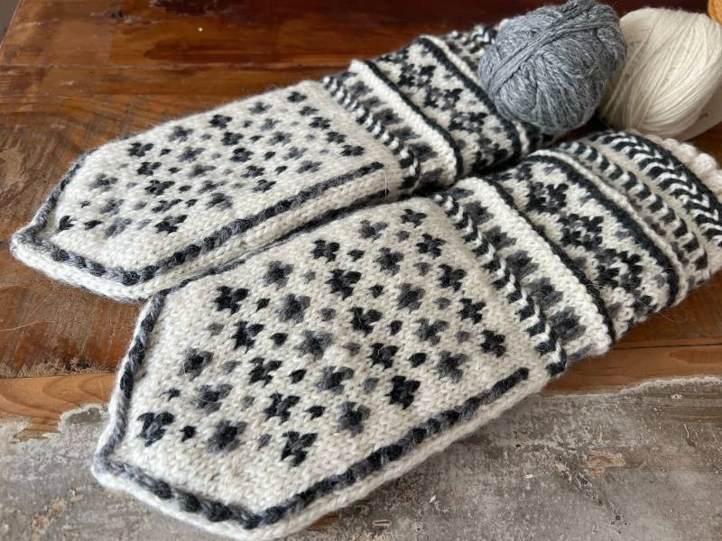 Handgestrickte Handschuhe/100% Wolle Weiche Winter Weihnachtsgeschenk Handgefertigte Accessoires von SandraStJuKnits