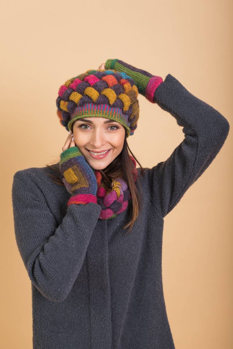 Art-Deco-Mütze Mit Kutte, Regenbogen-Wollmütze, Handgestricktes Set von SandrasMagic