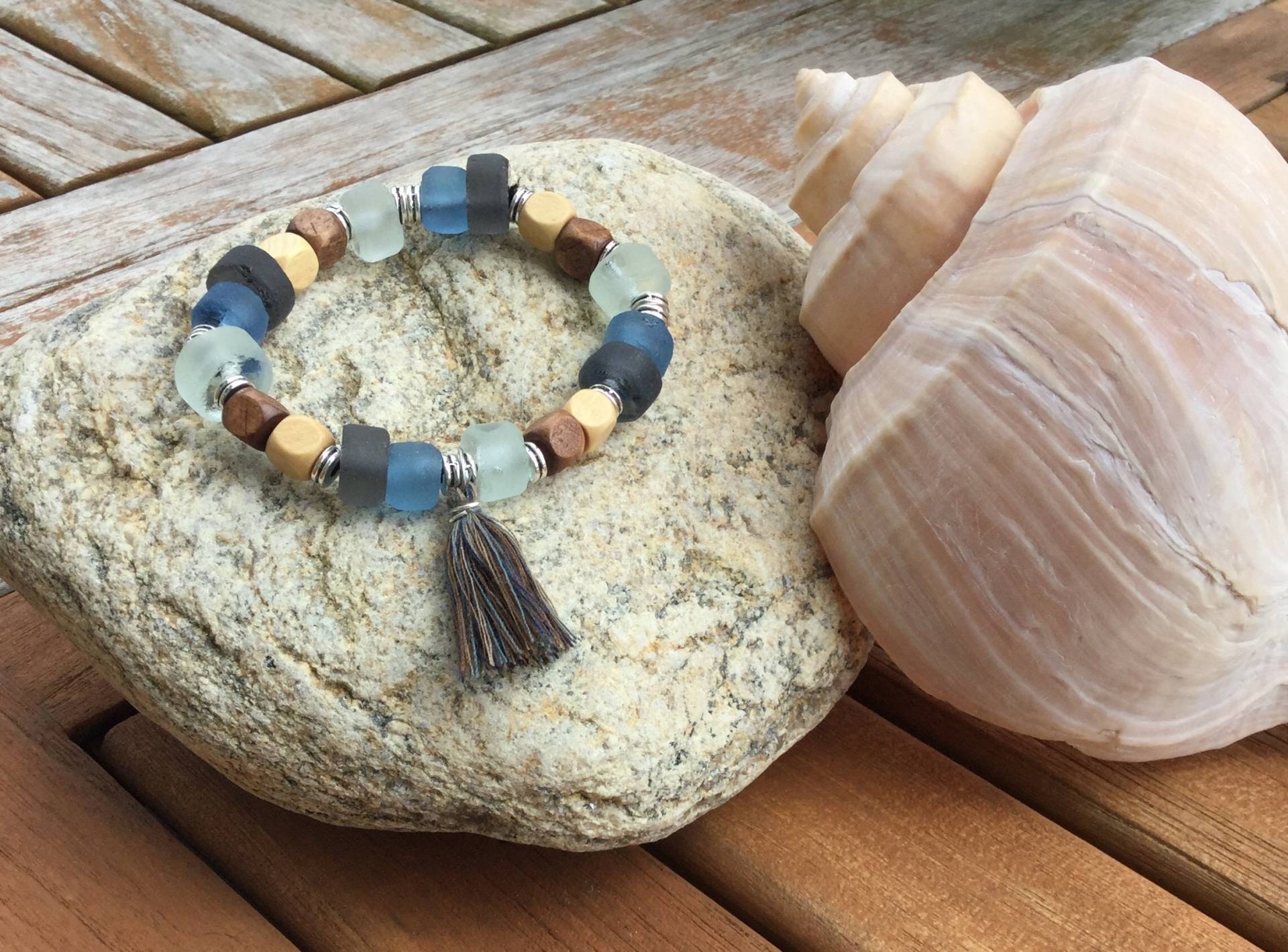 Altholz Strand Armband W/Quaste, Holz, Recycling-Glas, Sehr Cool Altholz Strand Armband W/Quaste, Holz, Recycling-Glas, Sehr Cool von SandyIslandJewels