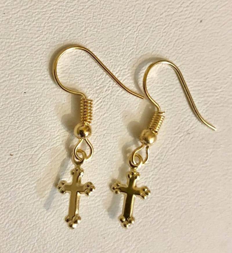 14K Gold Filled Kreuz Ohrringe von SandyNationJewelry