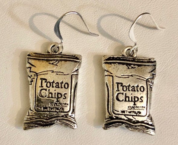 Antik Silber Filled Potato Chip Bag Ohrringe 163 von SandyNationJewelry