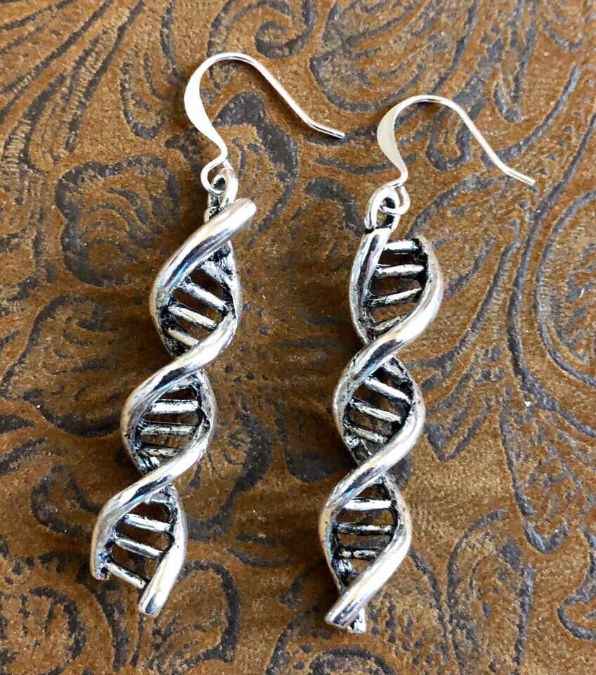 Antik Silber Gefüllte Dna Strang Ohrringe 202 von SandyNationJewelry