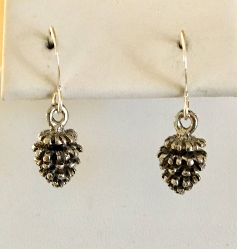 Antike Zinn Pine Cone Ohrringe 122 von SandyNationJewelry