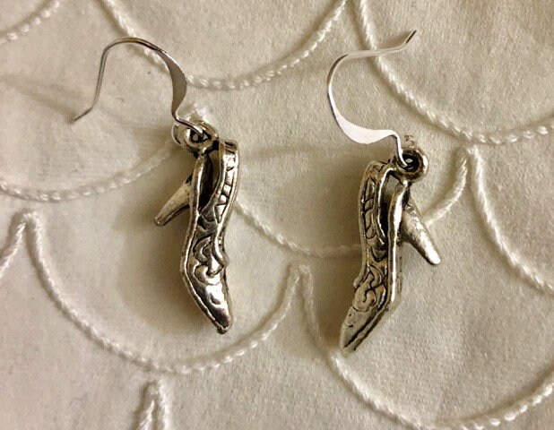 Antikes Silber Plated Heels Ohrringe 537 von SandyNationJewelry