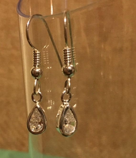 Cz Tropfen Form Sterling Silber Ohrringe 548 von SandyNationJewelry