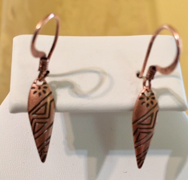 Fancy Gestaltete Ohrringe Antik Kupfer Plated 259 von SandyNationJewelry