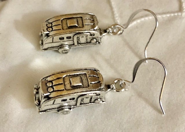 Flitterwochen Reiseanhänger Ohrringe 532 von SandyNationJewelry