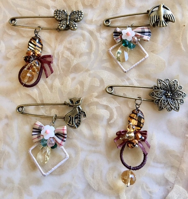 Kilt Pin Charm Brosche 818 von SandyNationJewelry