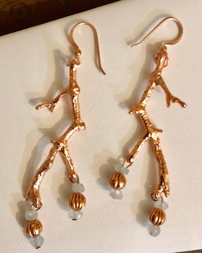 Kupfer Ast Mit Aqua Rondell Ohrringe von SandyNationJewelry