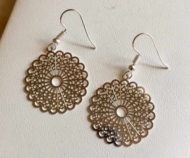 Laser Cut Ohrringe 156 von SandyNationJewelry