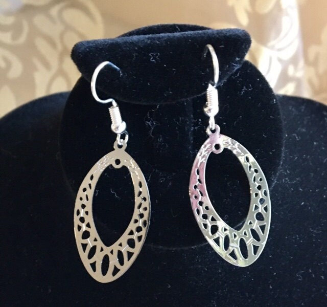 Laser-Spitze Ohrringe 154 von SandyNationJewelry