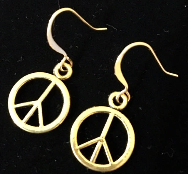 Peace Ohrringe 852 von SandyNationJewelry