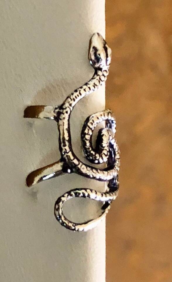 Schlangen Ohrmanschette 287 Schlangen Ohrmanschette 287 von SandyNationJewelry