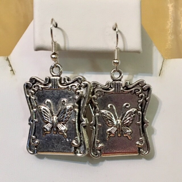 Schmetterling Love Note Locket Ohrringe 184 von SandyNationJewelry