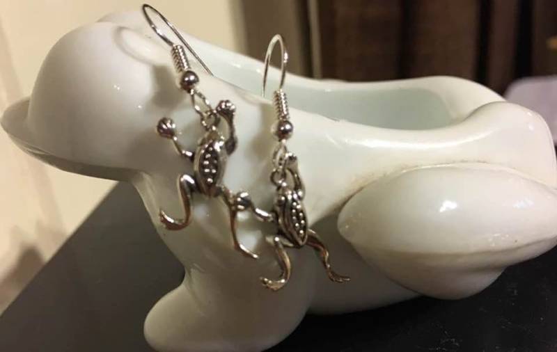 Springender Frosch Sterling Silber Ohrringe 301 von SandyNationJewelry