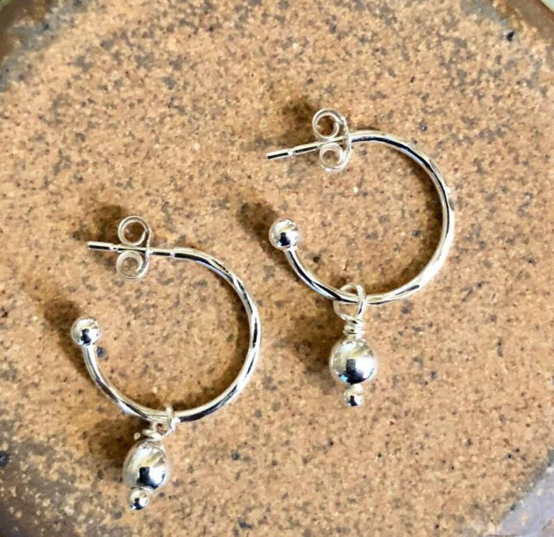 sterling Silber Creolen Mit Ball Anhänger 218 von SandyNationJewelry