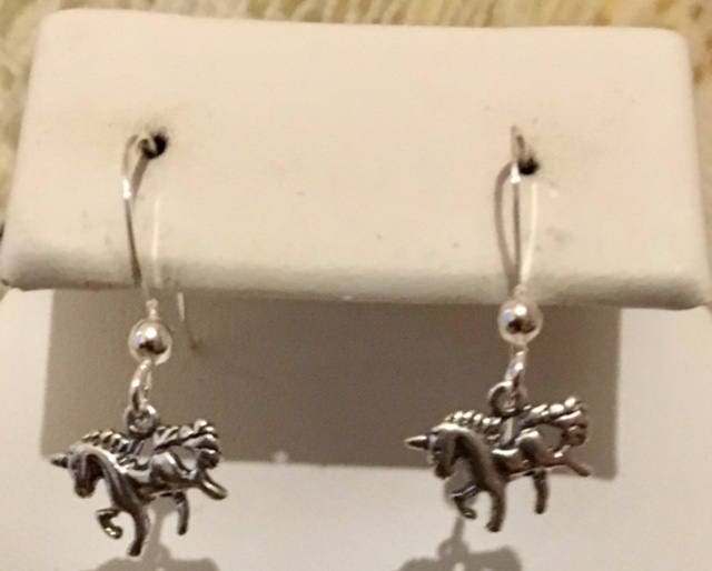 sterling Silber Einhorn Ohrringe 233 von SandyNationJewelry