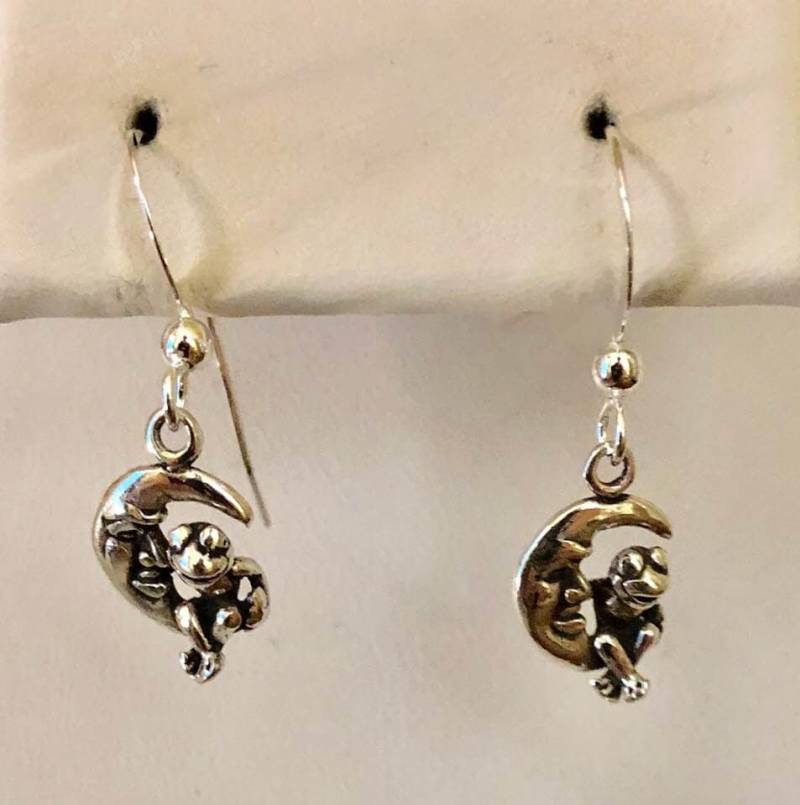 sterling Silber Frosch Auf Dem Mond Ohrringe 268 von SandyNationJewelry