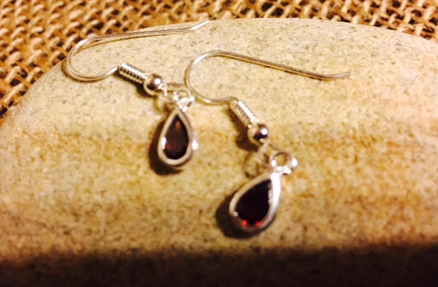 sterling Silber Granat Ohrringe 442 von SandyNationJewelry