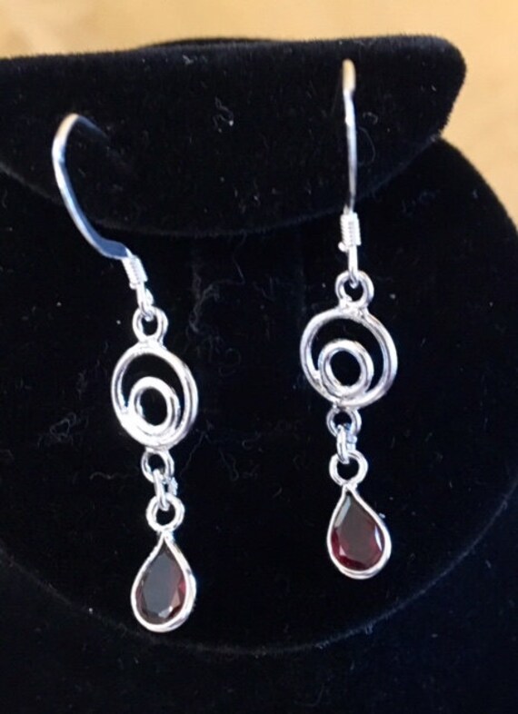 sterling Silber Granat Ohrringe 444 von SandyNationJewelry