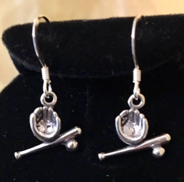 sterling Silber Kugel, Fledermaus Und Handschuh Ohrringe 261 von SandyNationJewelry