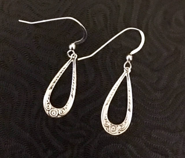 sterling Silber Öffnen Teardrop Ohrringe 232 von SandyNationJewelry