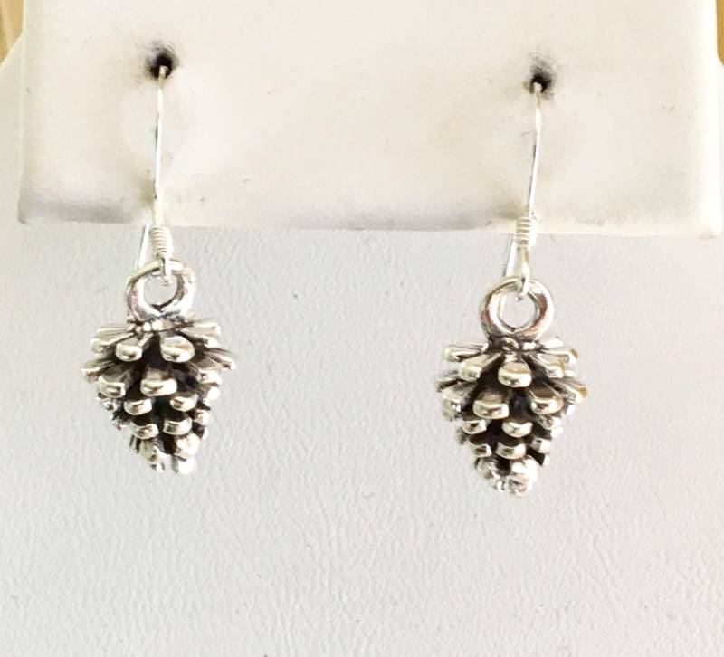 sterling Silber Pine Cone Ohrringe 264 von SandyNationJewelry