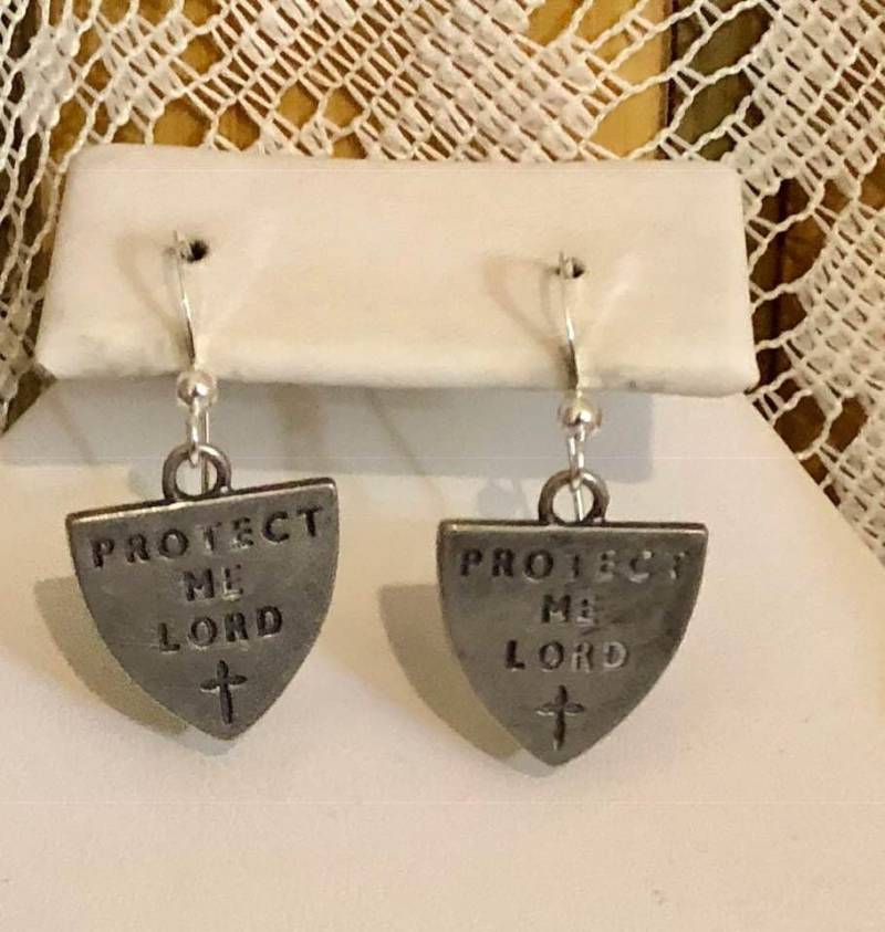 sterling Silber Protect Me Lord Shield Ohrringe 384 von SandyNationJewelry