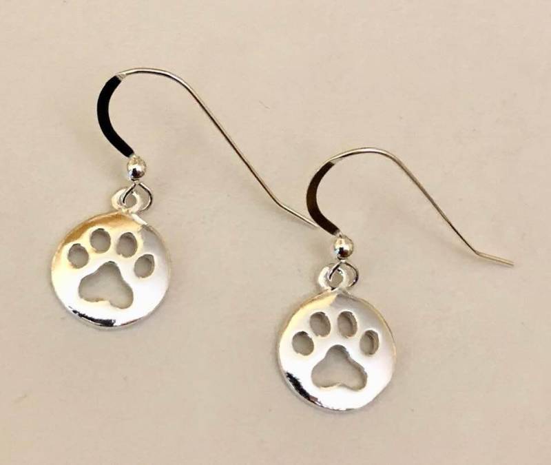 sterling Silber Welpen Pfote Ohrringe 399 von SandyNationJewelry