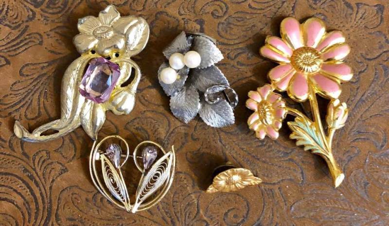Vintage Blumen Broschen Sortiment Und Überraschungsgeschenk 118 Vintage Blumen Broschen Sortiment Und Überraschungsgeschenk 118 von SandyNationVintage