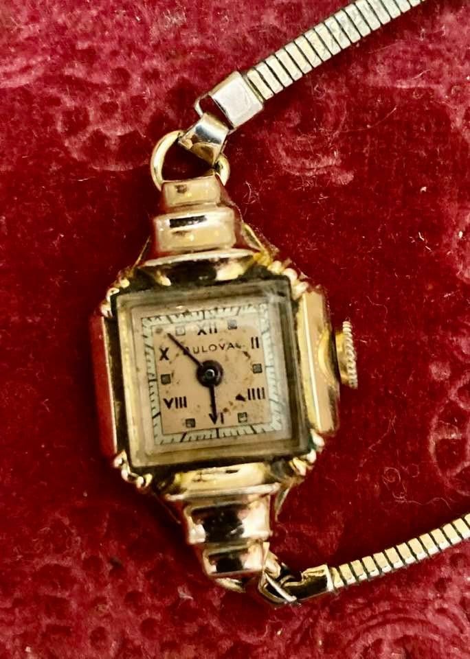 Vintage Bulova Damen 14K Gold Filled Armbanduhr Gf17 von SandyNationVintage