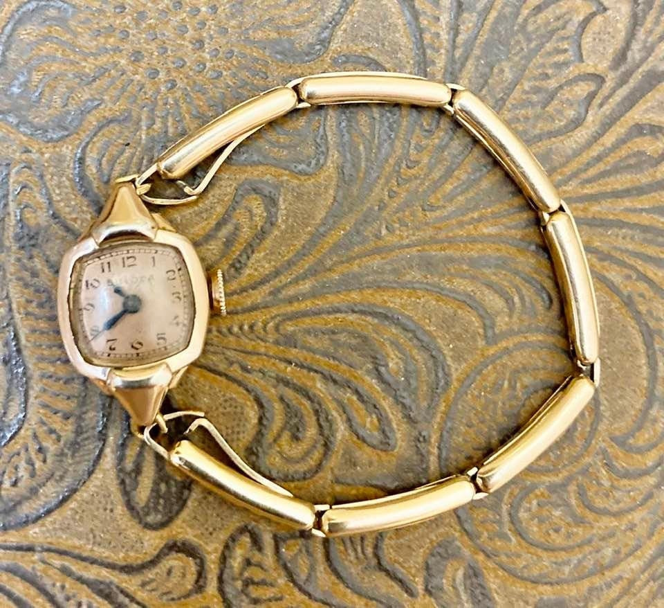 Vintage Damen Bulova 14K Gold Filled Armbanduhr Gf11 von SandyNationVintage