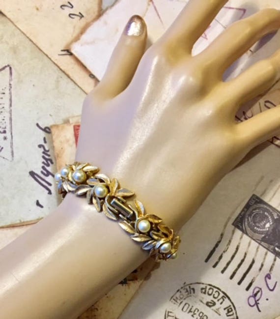 Vintage Kunstperlen-Armband Von Avon 073 von SandyNationVintage