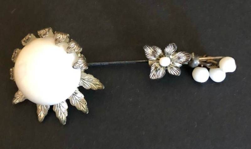 Vintage Miriam Haskell Stick Anstecknadel 187 Vintage Miriam Haskell Stick Anstecknadel 187 von SandyNationVintage