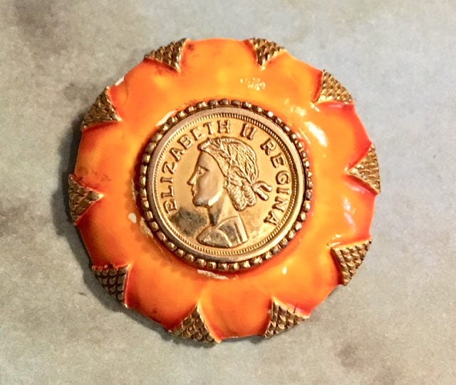 Vintage Schrager Queen Elizabeth Ii Brosche Qe3 von SandyNationVintage