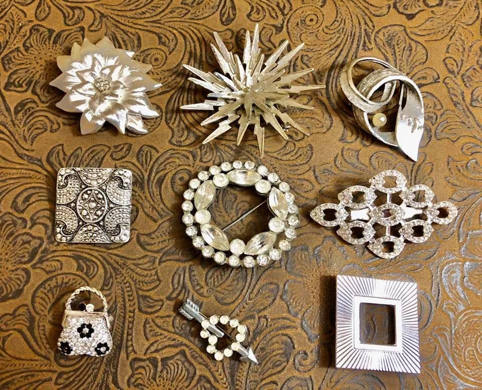 Vintage Sortiment Broschen 099 von SandyNationVintage