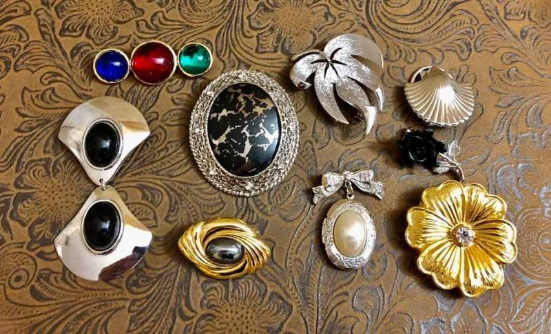 Vintage Sortiment Broschen 115 Vintage Sortiment Broschen 115 von SandyNationVintage