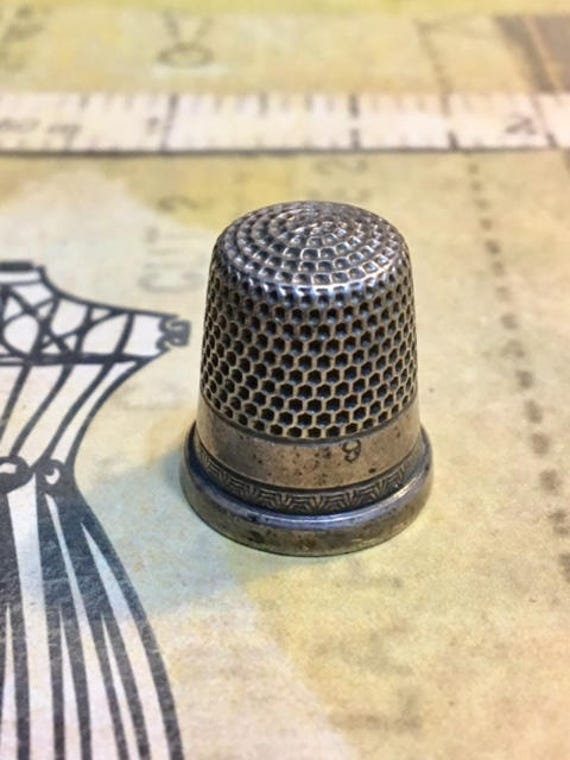 Vintage Sterling Silber Fingerhut Mit Zartem Design von SandyNationVintage