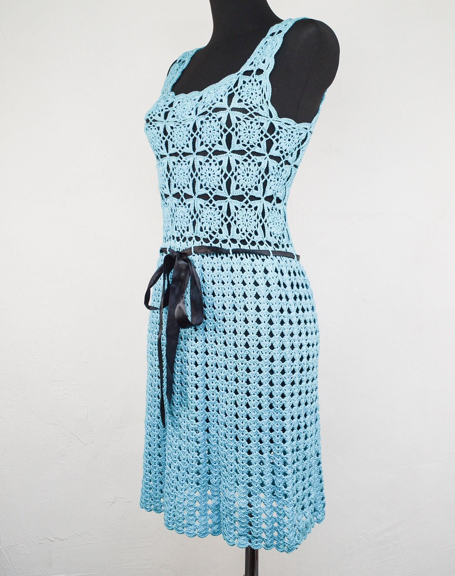 Handgefertigtes Häkelkleid Midikleid Himmelblaues Für Den Sommer | Größe S Handgefertigtes Häkelkleid Midikleid Himmelblaues Für Den Sommer | Größe S von SandyVintageBoutique