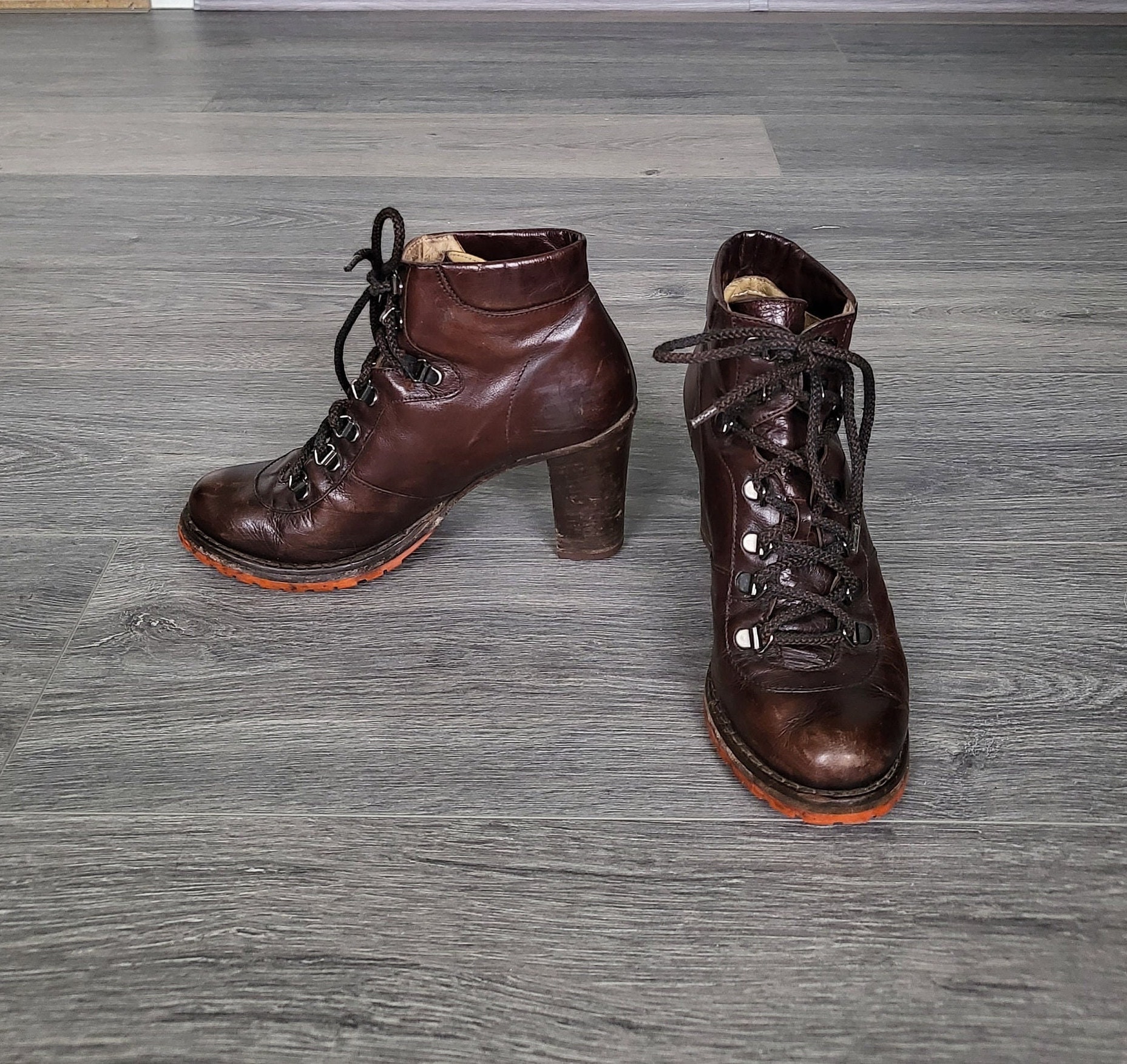 Vintage Braune Leder Schnür Ankle Boots - Made in Italy Eu 37 Vintage Braune Leder Schnür Ankle Boots - Made in Italy Eu 37 von SandyVintageBoutique