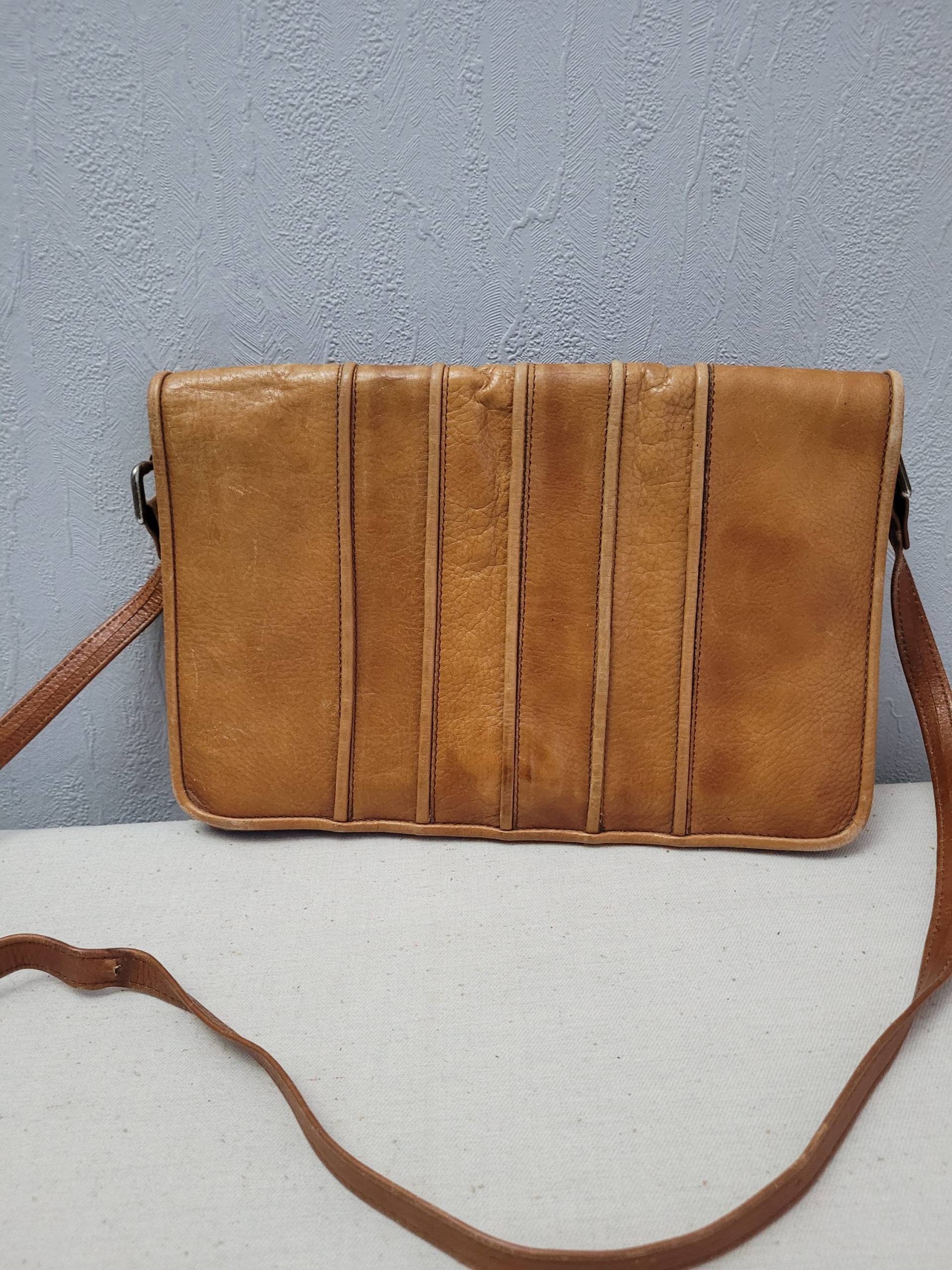 Vintage Leder Umhängetasche Cognac Braun/Braune Handtasche Schultertasche Im Boho Stil Damen Accessoires Vintage Leder Umhängetasche Cognac Braun/Braune Handtasche Schultertasche Im Boho Stil Damen Accessoires von SandyVintageBoutique
