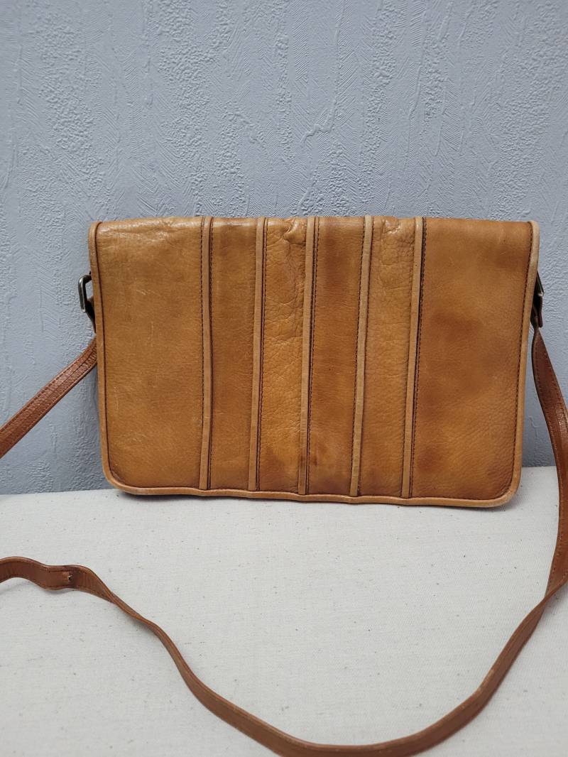 Vintage Leder Umhängetasche Cognac Braun/Braune Handtasche Schultertasche Im Boho Stil Damen Accessoires Vintage Leder Umhängetasche Cognac Braun/Braune Handtasche Schultertasche Im Boho Stil Damen Accessoires von SandyVintageBoutique
