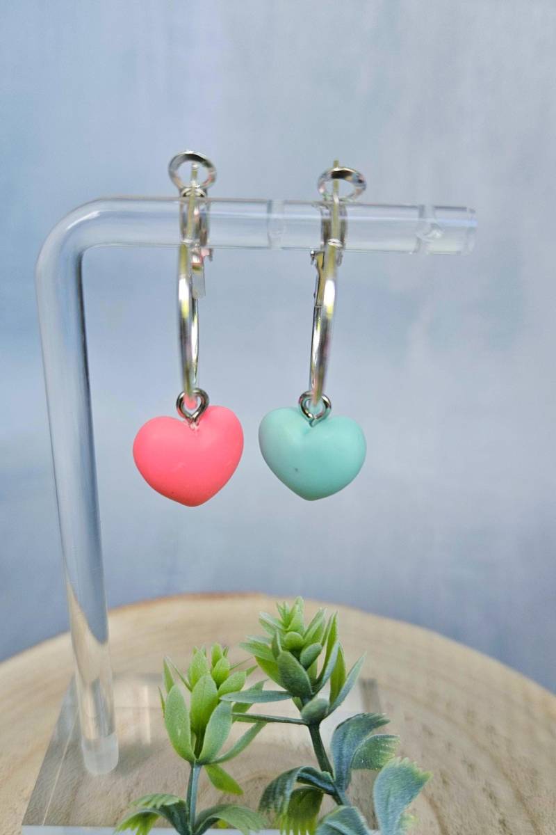 Creolen Silberfarben - 2, 0 cm Süße Ohrringe Mit Herz Creolen Silberfarben - 2, 0 cm Süße Ohrringe Mit Herz von SandysWelt25