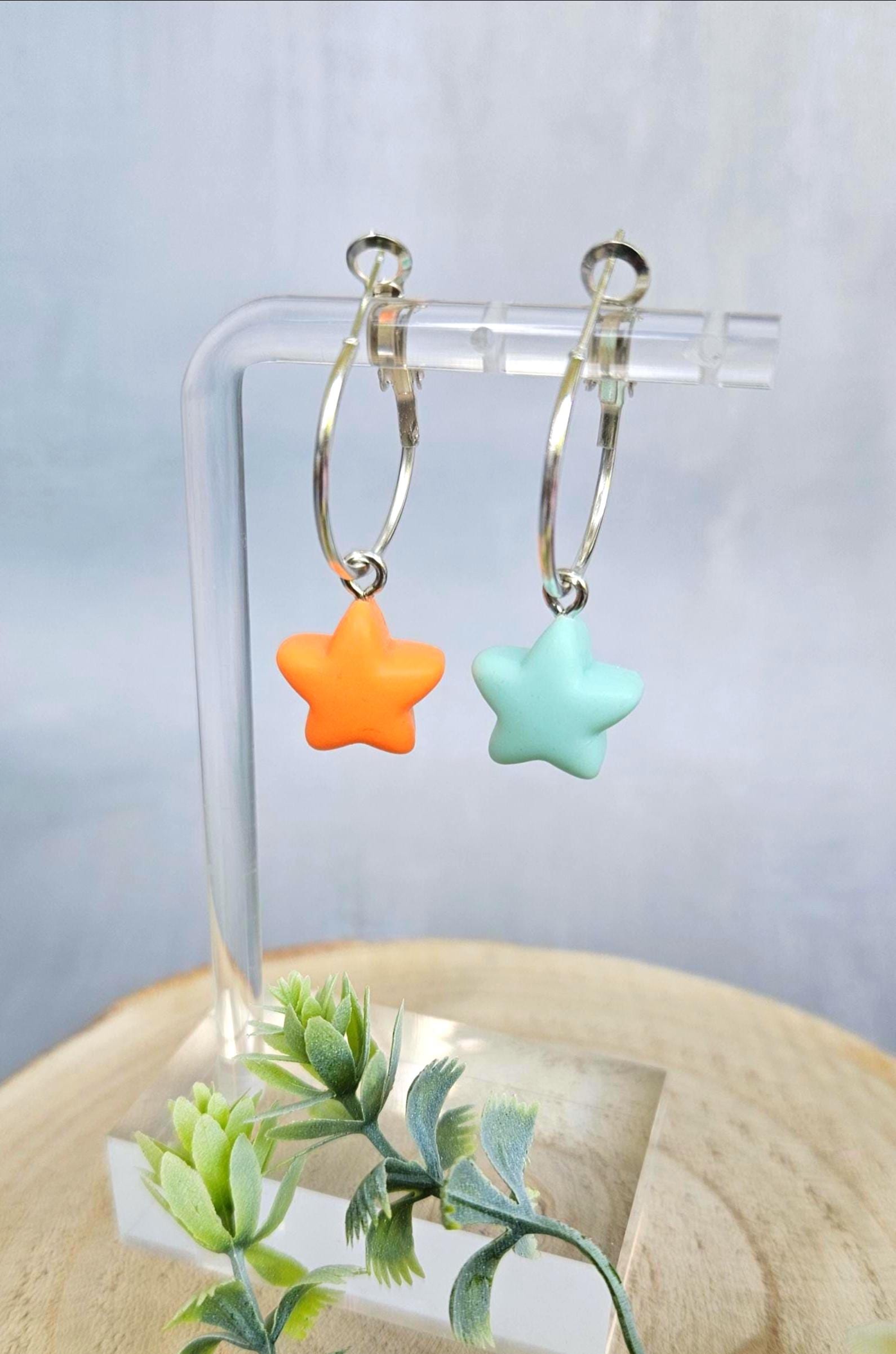 Creolen Silberfarben - 2, 0 cm Süße Ohrringe Mit Sternen von SandysWelt25