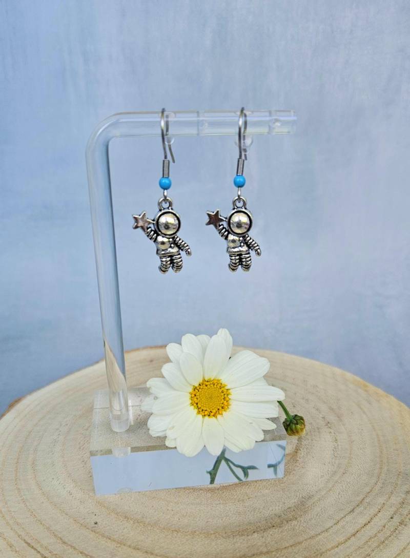 Ohrringe Astronaut - Witzige Ohrhänger Astronaut-Silberfarben Ohrringe Astronaut - Witzige Ohrhänger Astronaut-Silberfarben von SandysWelt25