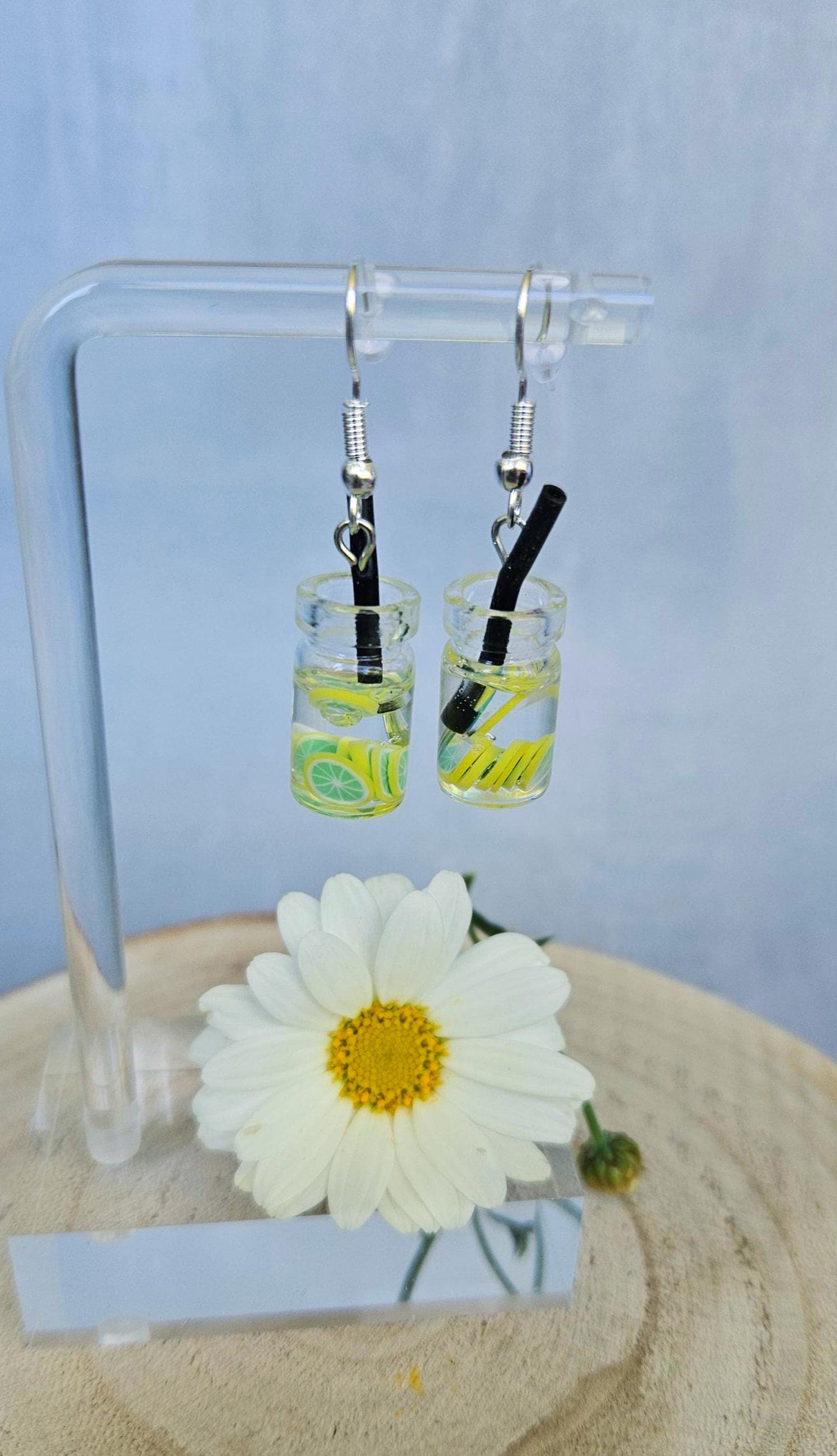 Ohrringe Infused Water Mit Limette - Witzige Ohrhänger Getränk /Glas Strohhalm/Party/Urlaub Ohrringe Infused Water Mit Limette - Witzige Ohrhänger Getränk /Glas Strohhalm/Party/Urlaub von SandysWelt25