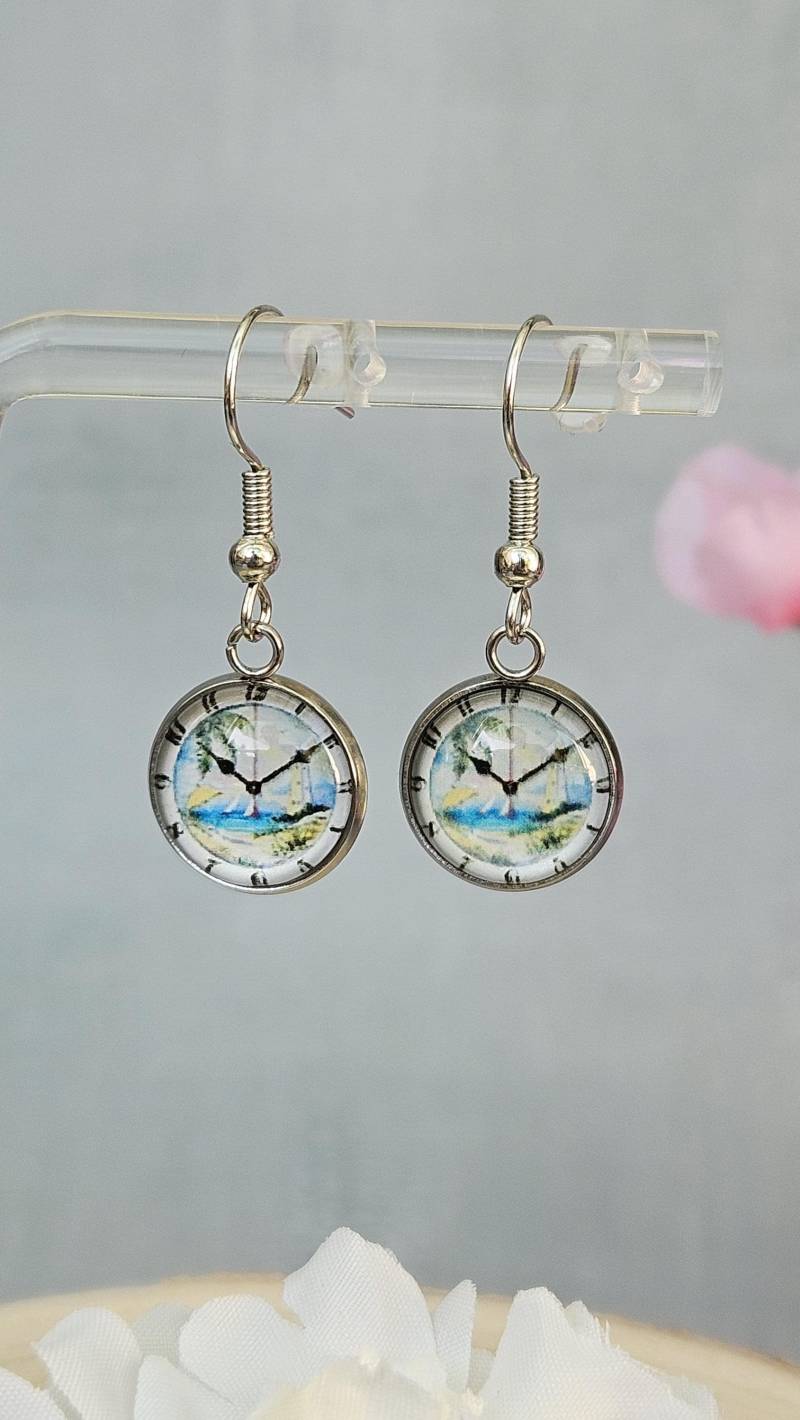 Ohrringe Uhr - Süße Ohrhänger Mit Uhrmotiv Ohrringe Uhr - Süße Ohrhänger Mit Uhrmotiv von SandysWelt25