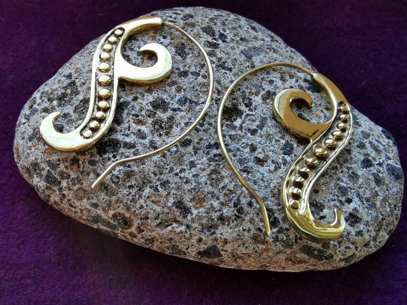 Ohrringe "Melody" Spiralen Creolen Ethno Goa Symbol Messing Gipsy Elfe Fee von SangmoLa