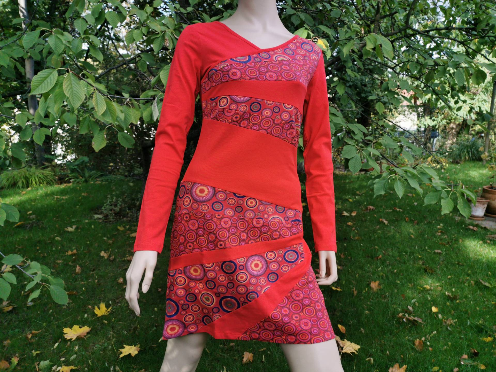 Patchwork Kleid Tibet Rot Bunt Ethno Langarm Langer Arm Langärmelig Gipsy Fairy Mandala Stiefelkleid Psy Goa Boho S M L Xl Xxl Patchwork Kleid Tibet Rot Bunt Ethno Langarm Langer Arm Langärmelig Gipsy Fairy Mandala Stiefelkleid Psy Goa Boho S M L Xl Xxl von SangmoLa